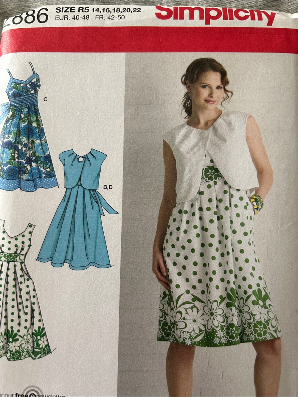 12 sewing patterns - Picture 13 of 13
